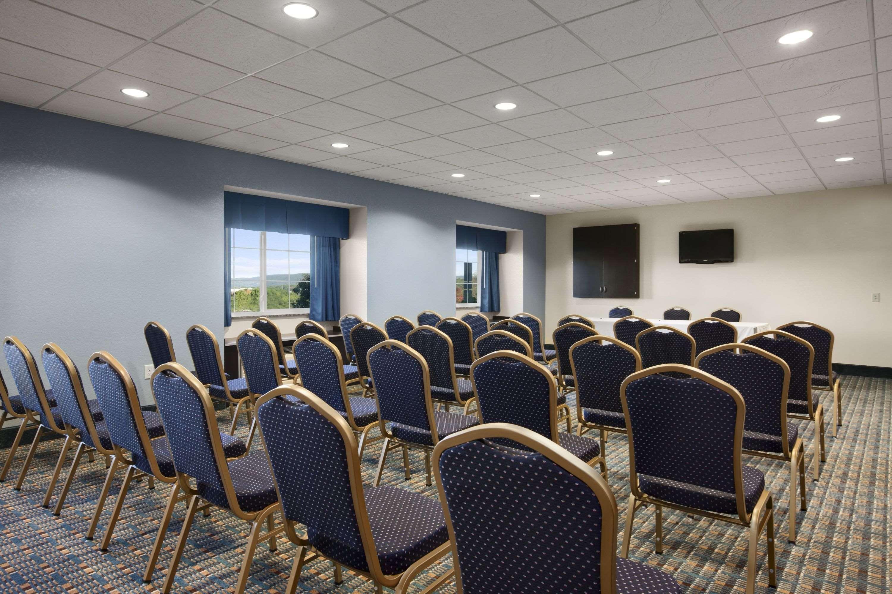 Spark By Hilton Wilkes Barre Bagian luar foto